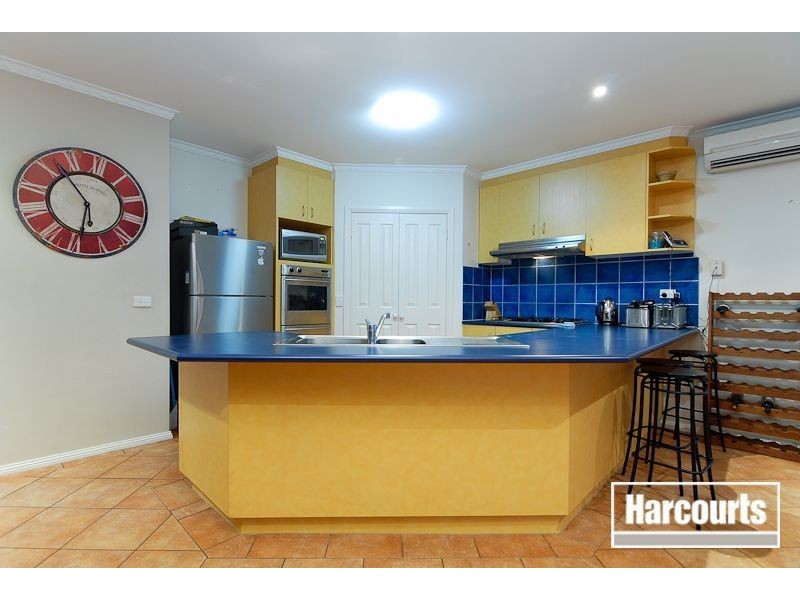 8 Whiting Court, Skye VIC 3977