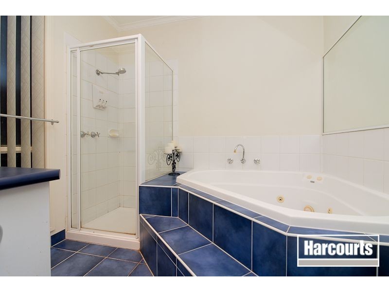 8 Whiting Court, Skye VIC 3977