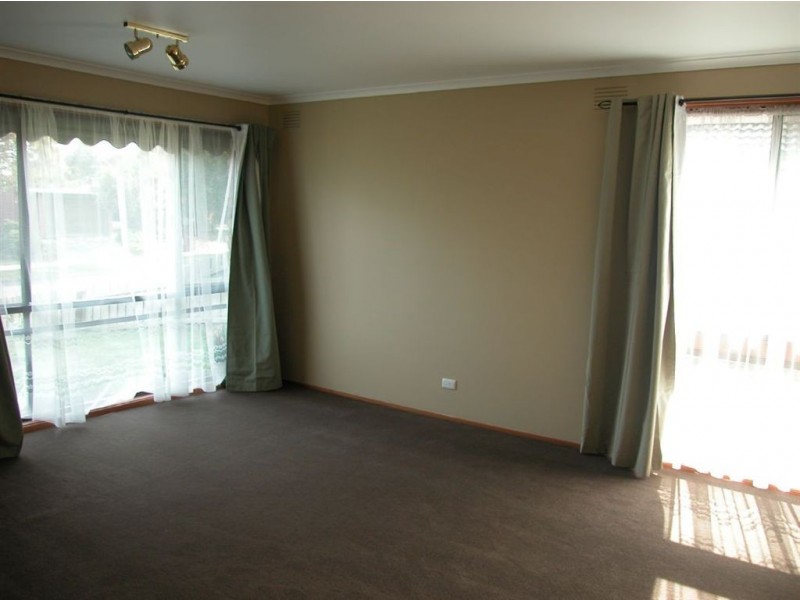 92 Lyrebird Drive, Carrum Downs VIC 3201