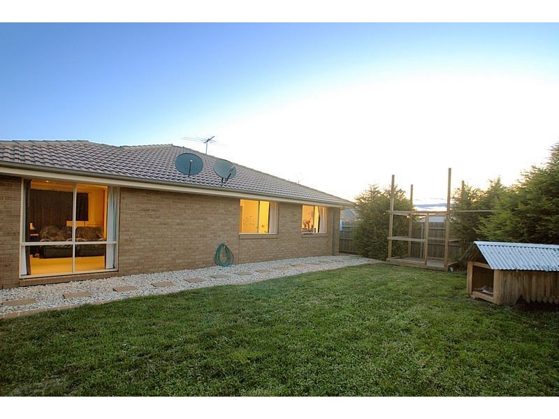 6 Emerald Rise, Skye VIC 3977