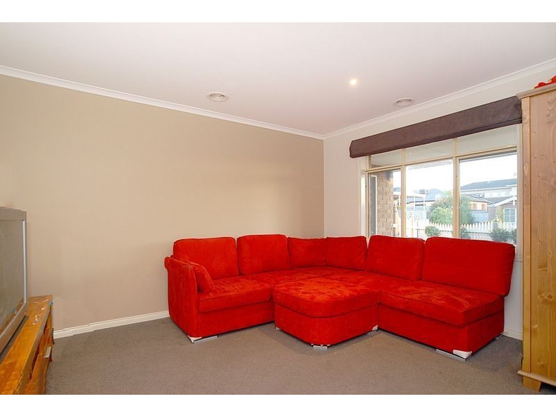 6 Emerald Rise, Skye VIC 3977
