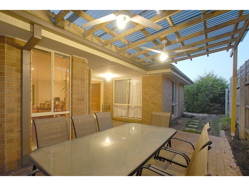 6 Emerald Rise, Skye VIC 3977
