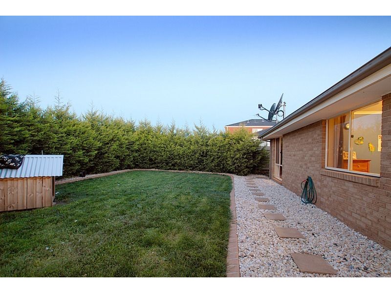 6 Emerald Rise, Skye VIC 3977