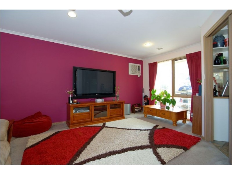 7 Nicole Court, Skye VIC 3977