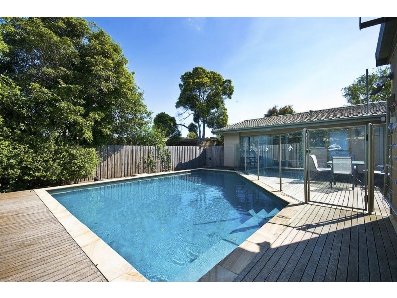 38 Henry Crescent, Seaford VIC 3198