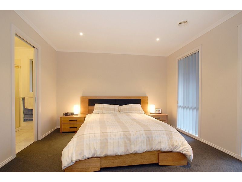 21 Melanie Blair Place, Skye VIC 3977