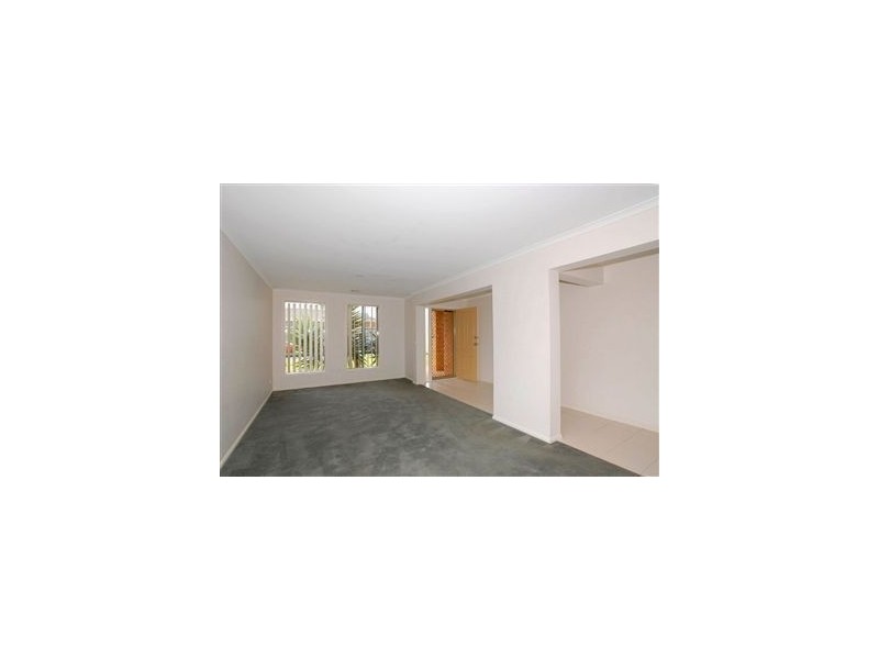 18 Friuli Place, Skye VIC 3977