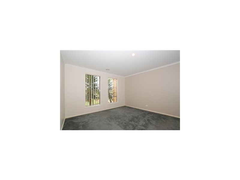 18 Friuli Place, Skye VIC 3977