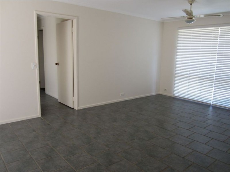 2 Belgrave Place, Carrum Downs VIC 3201