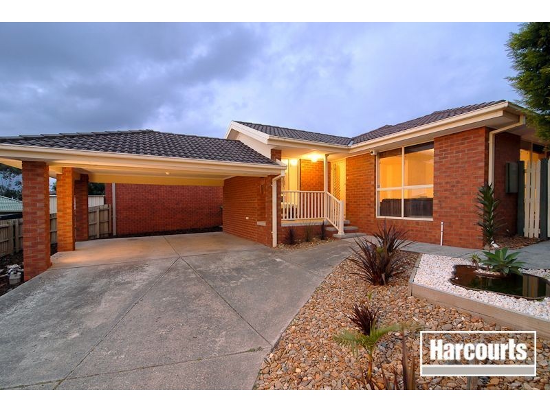3 George Bass Court, Skye VIC 3977