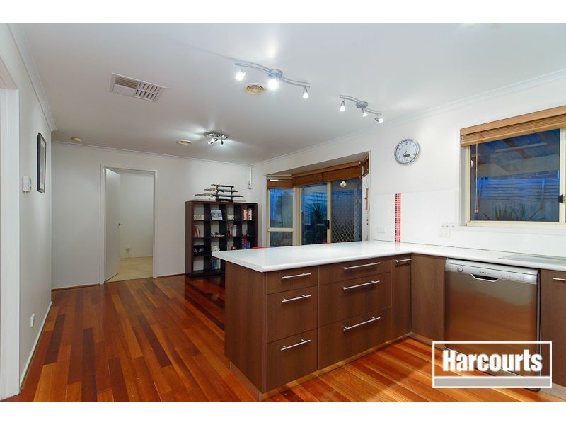 3 George Bass Court, Skye VIC 3977