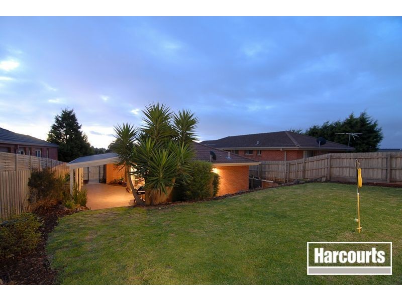 3 George Bass Court, Skye VIC 3977