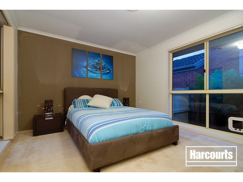 3 George Bass Court, Skye VIC 3977