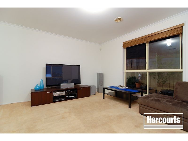3 George Bass Court, Skye VIC 3977