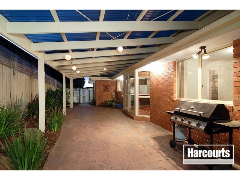 3 George Bass Court, Skye VIC 3977