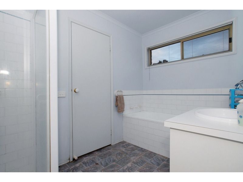 75 Greenwood Drive, Carrum Downs VIC 3201