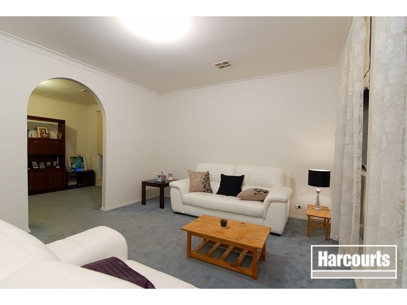 4 Duke Court, Skye VIC 3977