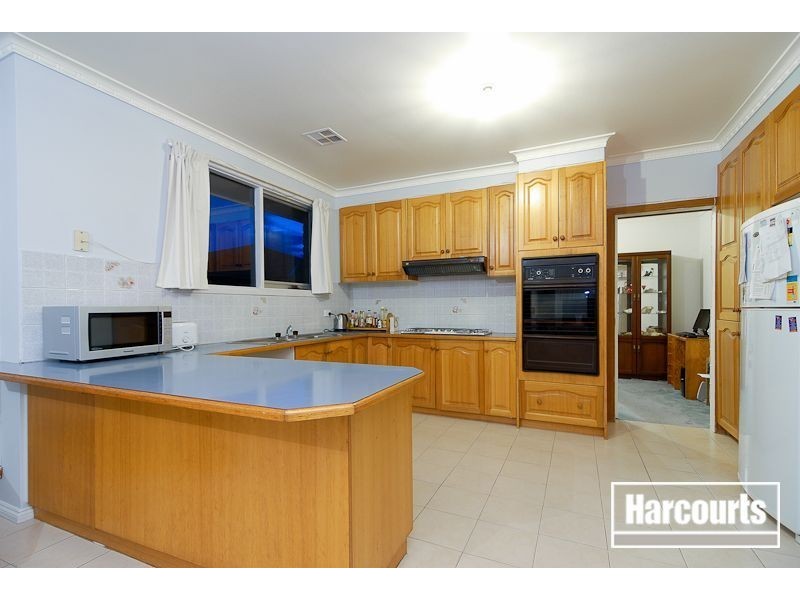 4 Duke Court, Skye VIC 3977