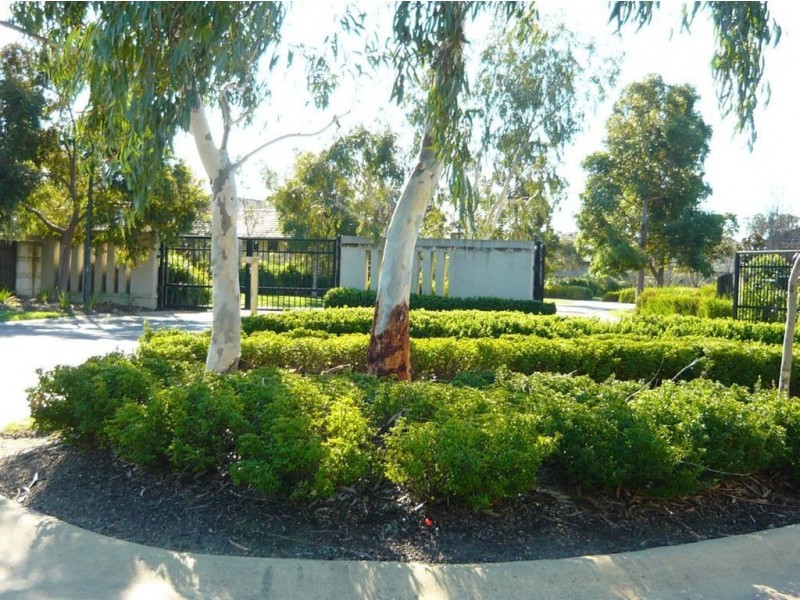 16 Kingsfordsmith Court, Sandhurst VIC 3977