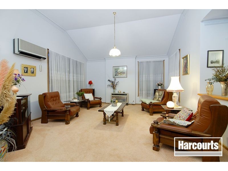 37 Hillview Drive, Carrum Downs VIC 3201