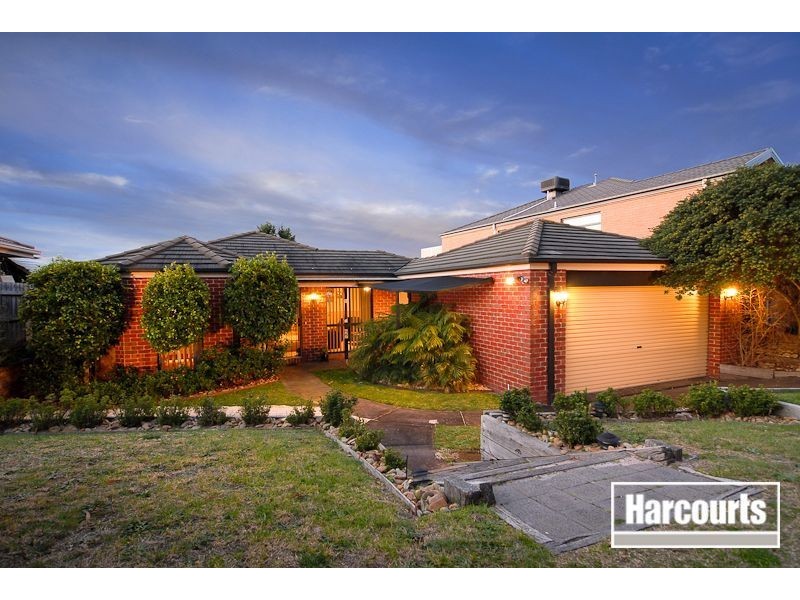 8 Alfred Deakin Grove, Skye VIC 3977