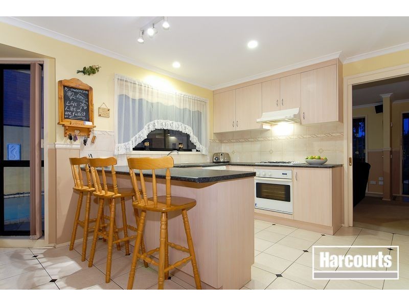 8 Alfred Deakin Grove, Skye VIC 3977