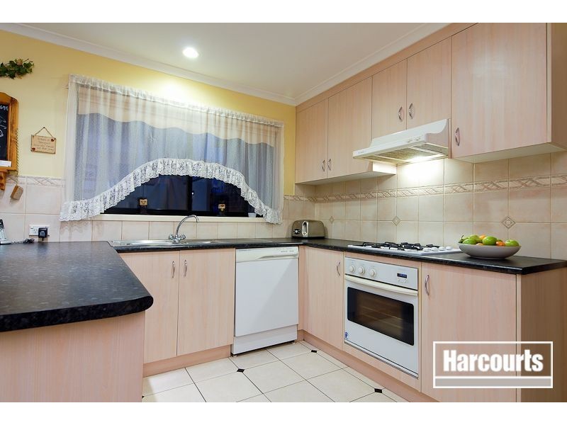 8 Alfred Deakin Grove, Skye VIC 3977