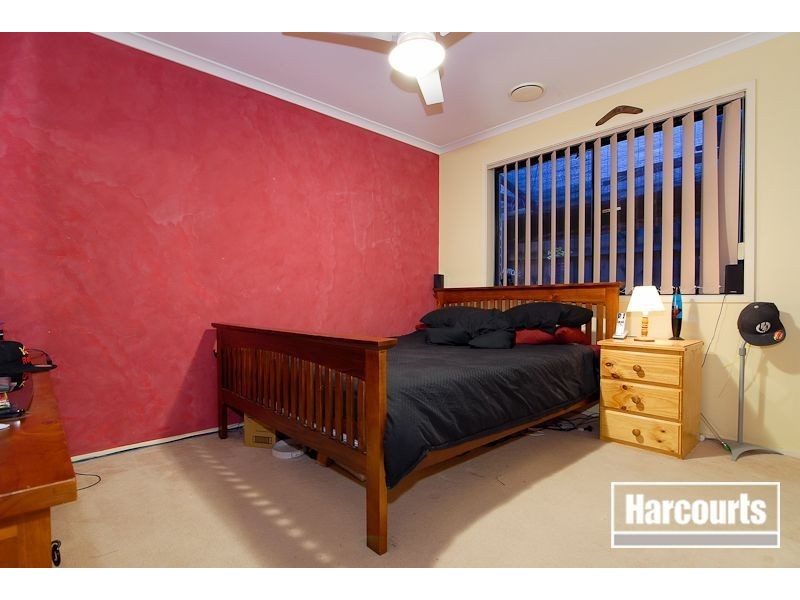 8 Alfred Deakin Grove, Skye VIC 3977