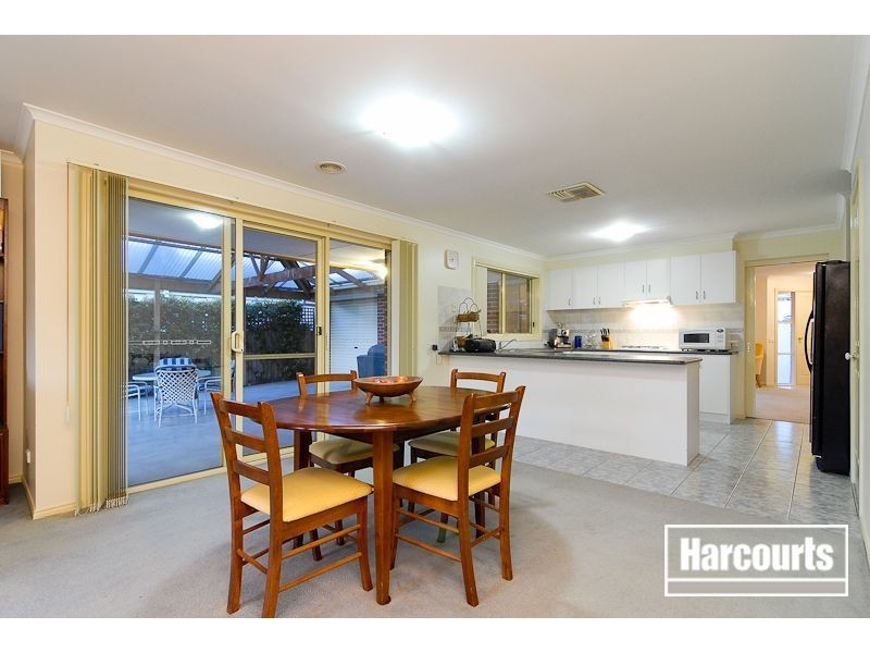 2 Lisa Beth Mews, Skye VIC 3977