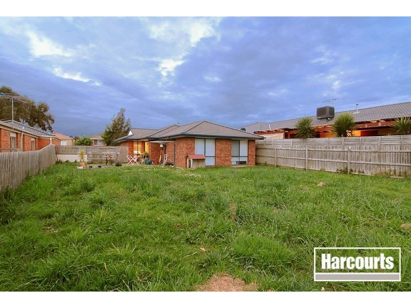 16 Bushlark Drive, Carrum Downs VIC 3201