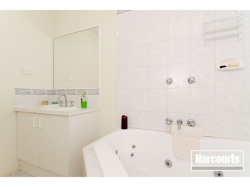 16 Bushlark Drive, Carrum Downs VIC 3201