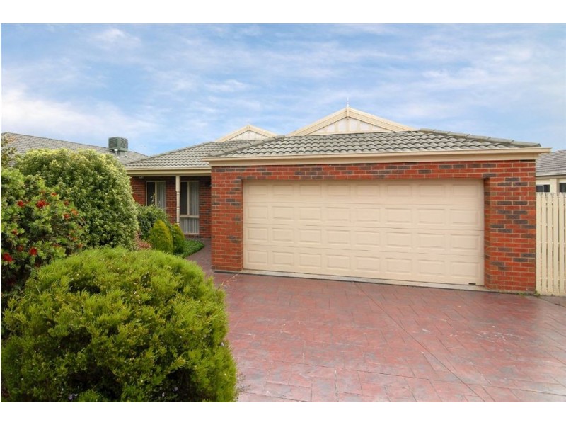 13 Hooper Drive, Skye VIC 3977