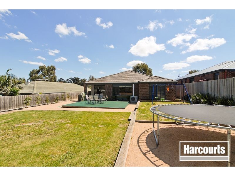 13 Flora Park Way, Carrum Downs VIC 3201