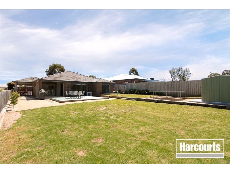 13 Flora Park Way, Carrum Downs VIC 3201