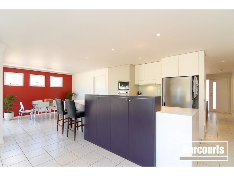 13 Flora Park Way, Carrum Downs VIC 3201