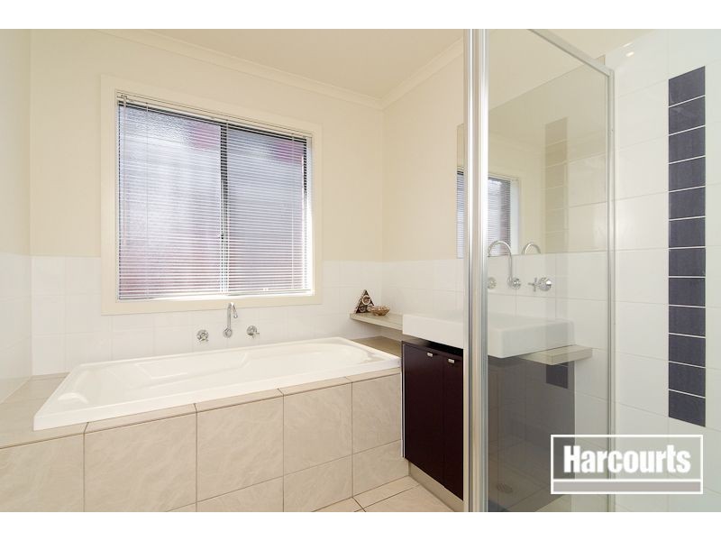 13 Flora Park Way, Carrum Downs VIC 3201