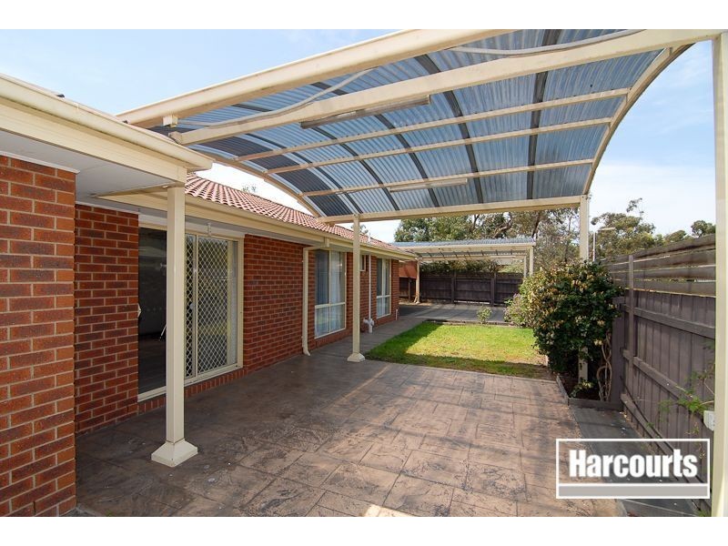 8 Perkins Drive, Carrum Downs VIC 3201