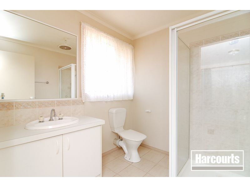 8 Perkins Drive, Carrum Downs VIC 3201