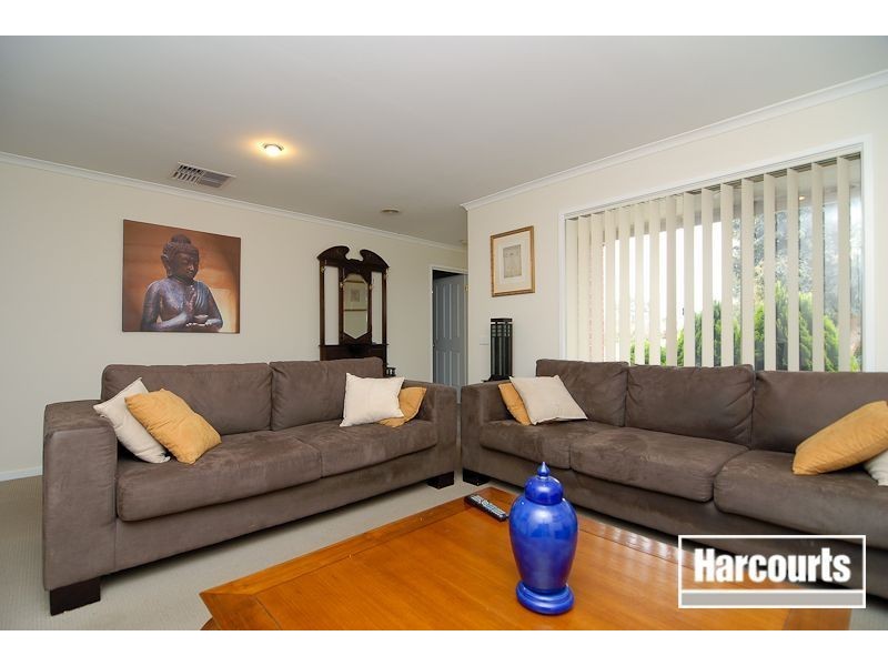 9 Clifton Park Drive, Carrum Downs VIC 3201