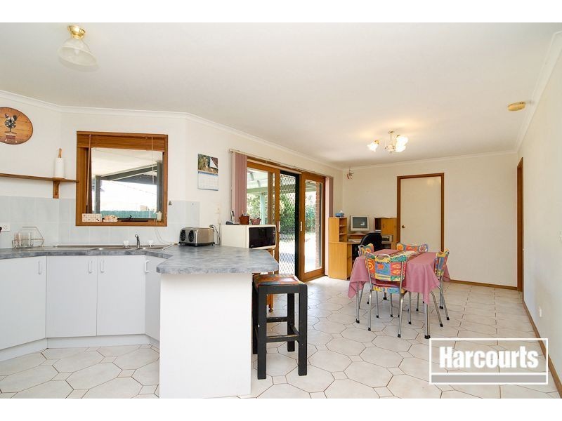 4 Greenslopes Drive, Carrum Downs VIC 3201