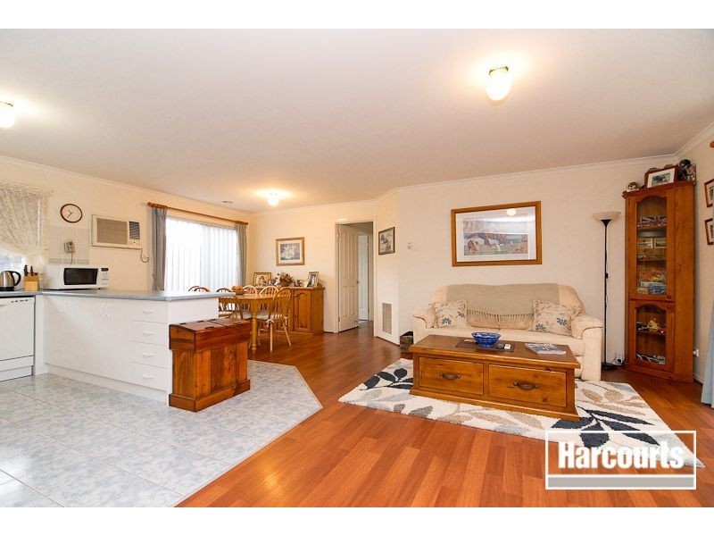 11 Ross Crescent, Skye VIC 3977