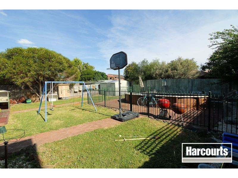 17 Dairy Place, Skye VIC 3977