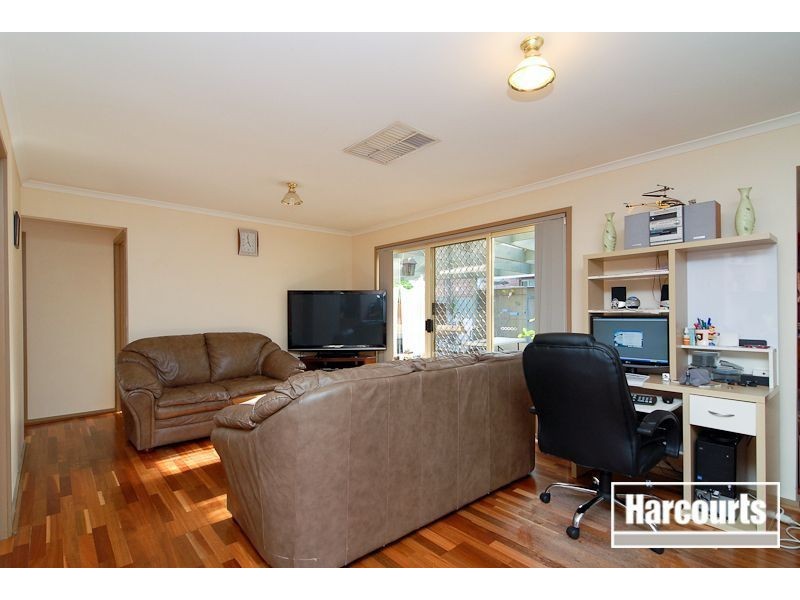 17 Dairy Place, Skye VIC 3977