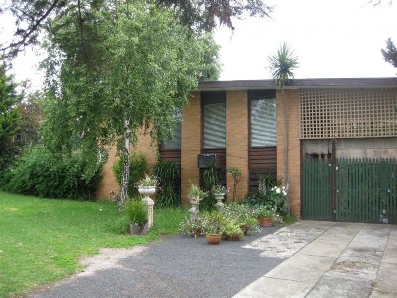 130 Tamarisk Drive, Frankston North VIC 3200