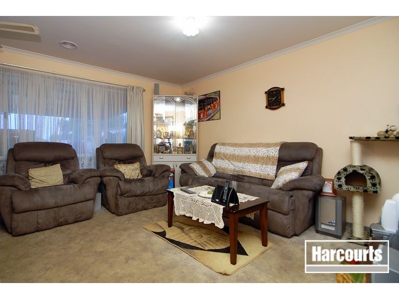 19 Darnley Drive, Skye VIC 3977