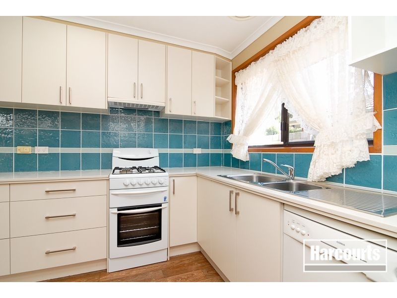 92 Lyrebird Drive, Carrum Downs VIC 3201