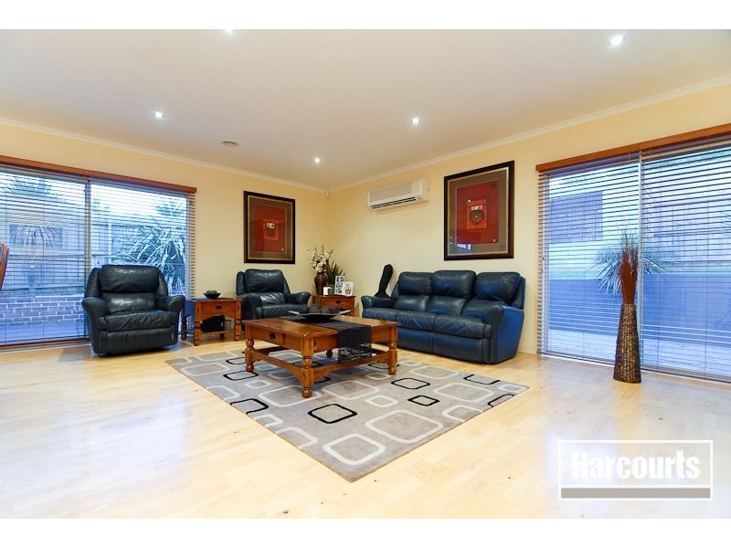 9 Emerald Rise, Skye VIC 3977