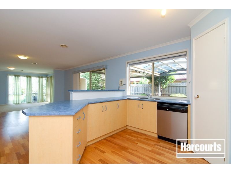 9 Delatite Way, Skye VIC 3977