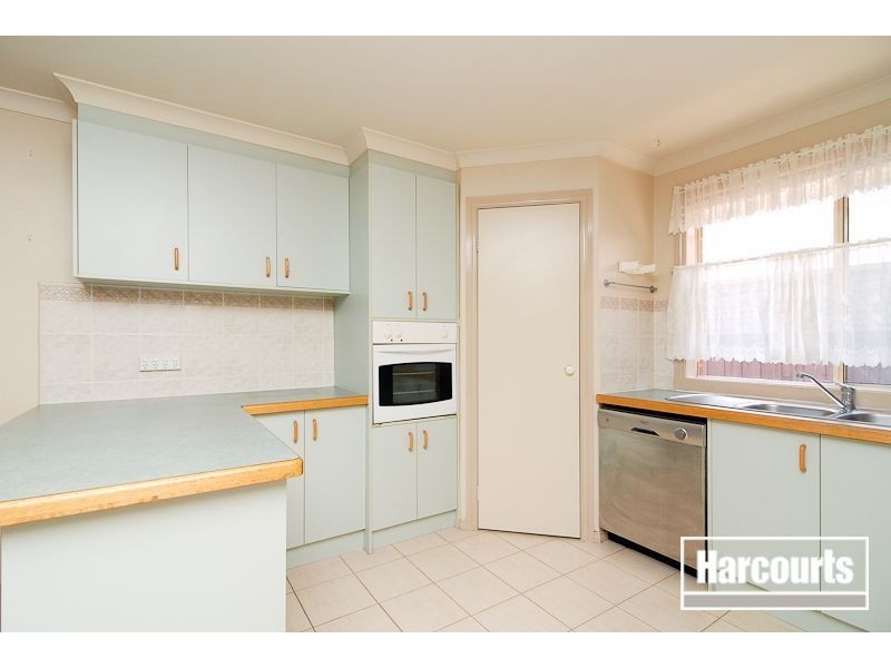 8 Perkins Drive, Carrum Downs VIC 3201