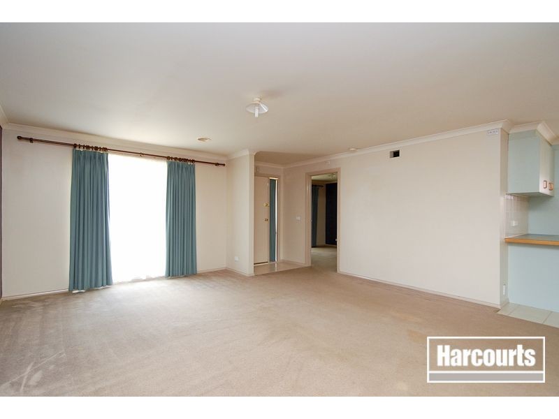 8 Perkins Drive, Carrum Downs VIC 3201